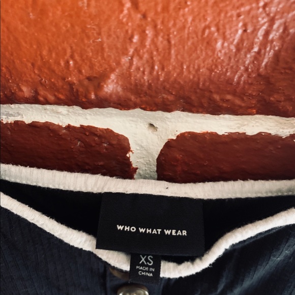 Black White Detail Tank Sleeve Top - Picture 2 of 3